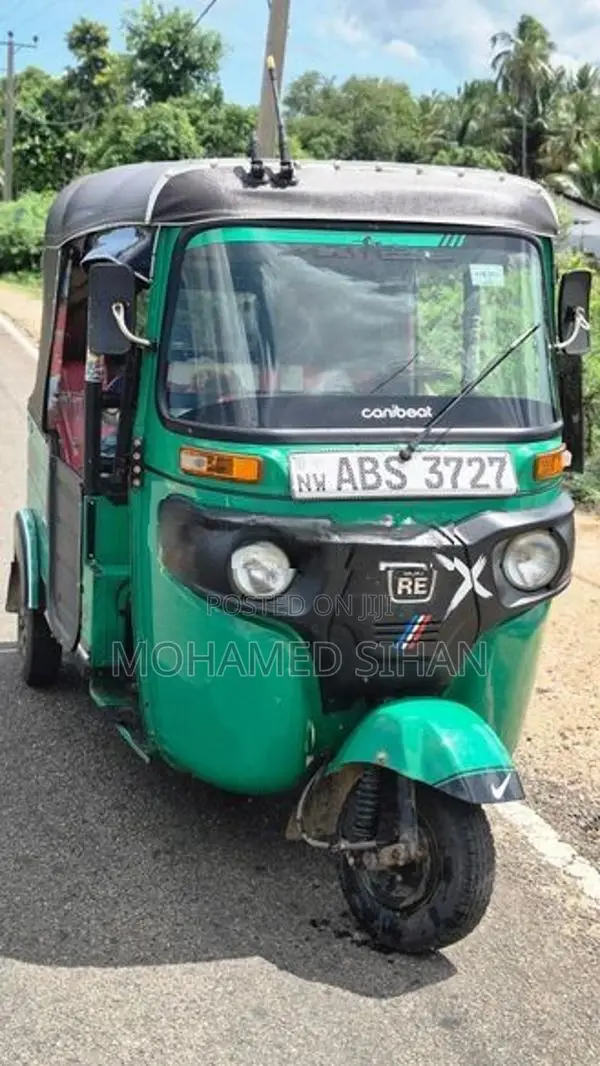 Bajaj RE 2018