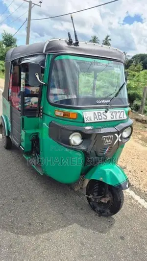 Bajaj RE 2018