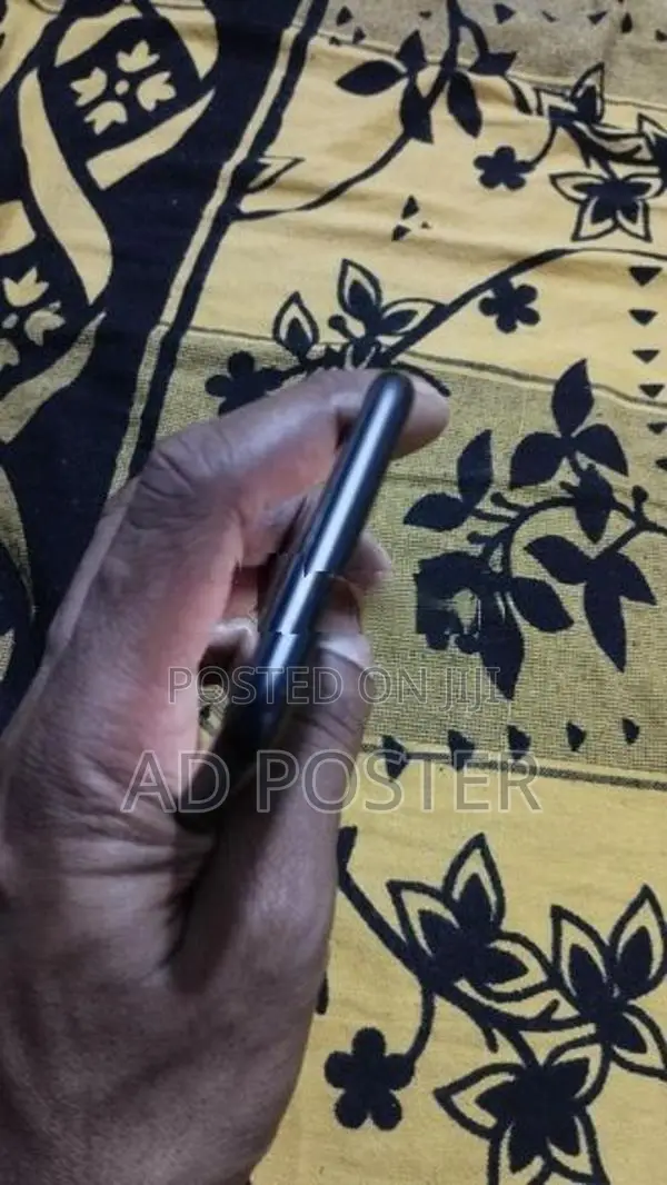 Apple iPhone SE 2 (Used)