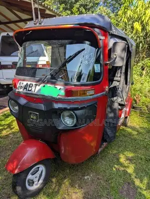 Bajaj RE 2018
