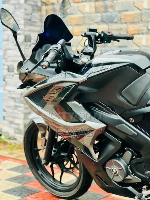 Bajaj Pulsar RS200 2019