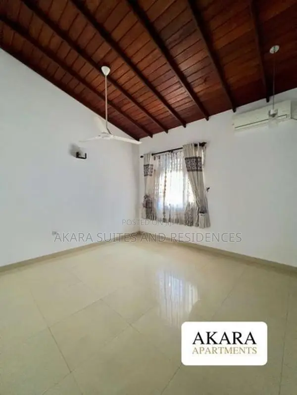 5,200 sq.ft - Unfurnished House for Rent Dehiwala HL56081