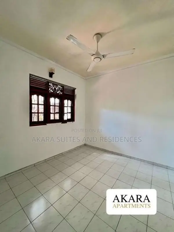5,200 sq.ft - Unfurnished House for Rent Dehiwala HL56081