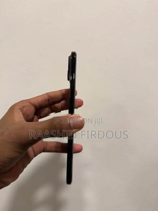Apple iPhone 17 Air 512GB (Used)