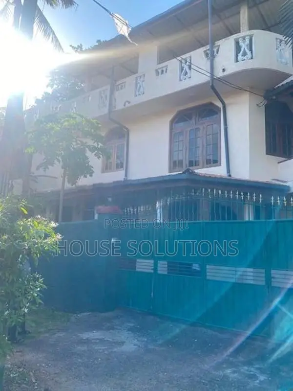 House for sale in Mtlavinia near Galle Road