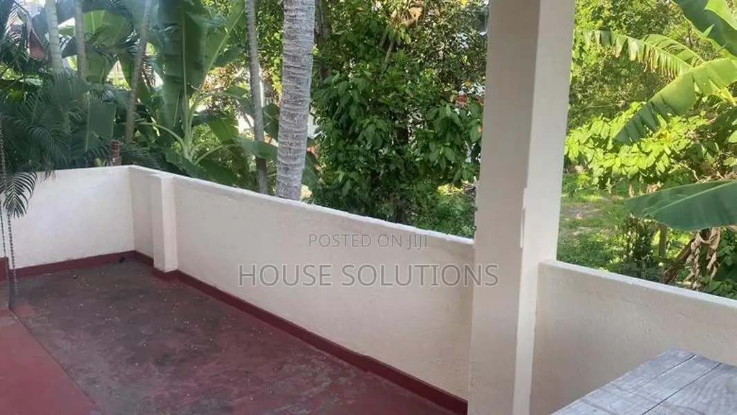 House for sale in Mtlavinia near Galle Road