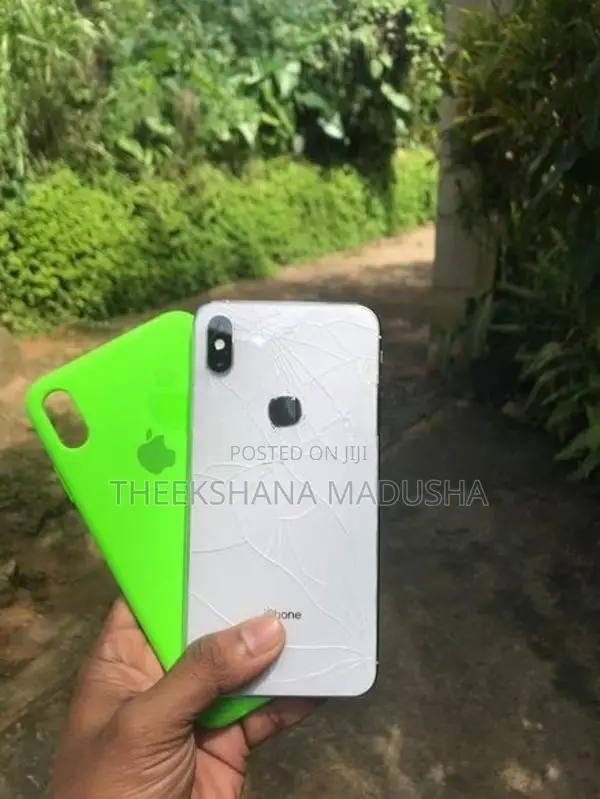 Apple iPhone XS Max (Used)