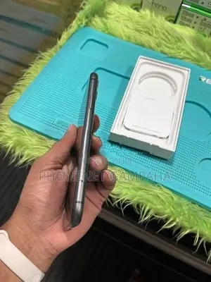 Apple iPhone 11 (Used)