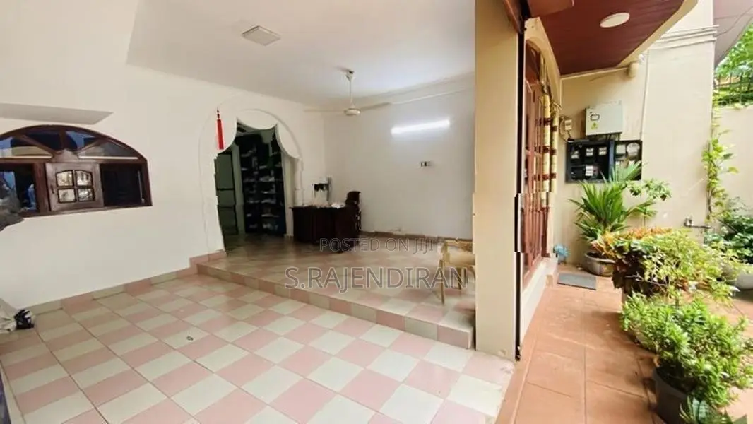 🏡 HOUSE FOR SALE IN WELLAWATTE ✨ 3 SEPARATE UNITS – INCOME PROPERTY