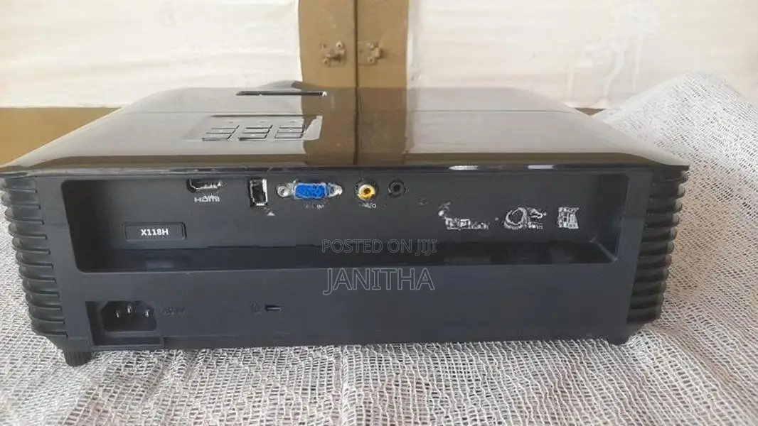 Acer X118h Projector