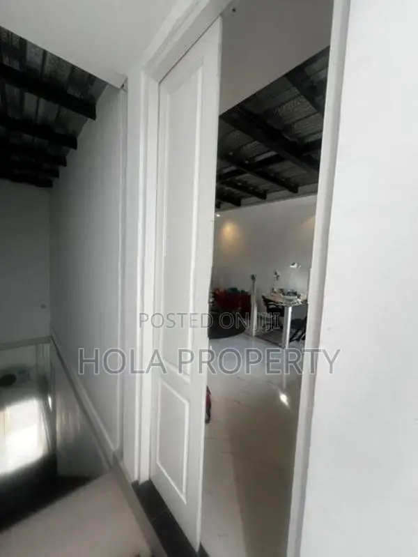 Studio Apt Rent Nugegoda 2nd Floor Unfurnished