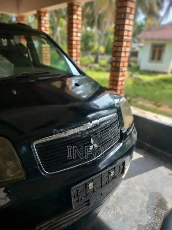 Mitsubishi Dion 2002