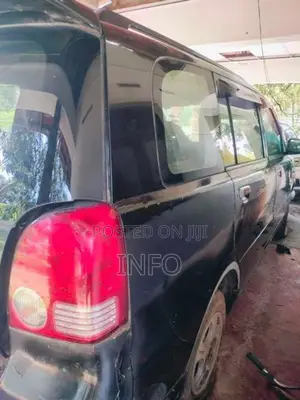 Mitsubishi Dion 2002