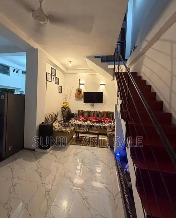 Two Story House for Sale in Mount Lavinia