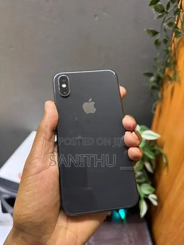 Apple iPhone XS (Used)