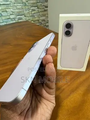 Apple iPhone 17 256GB 99BH (Used)
