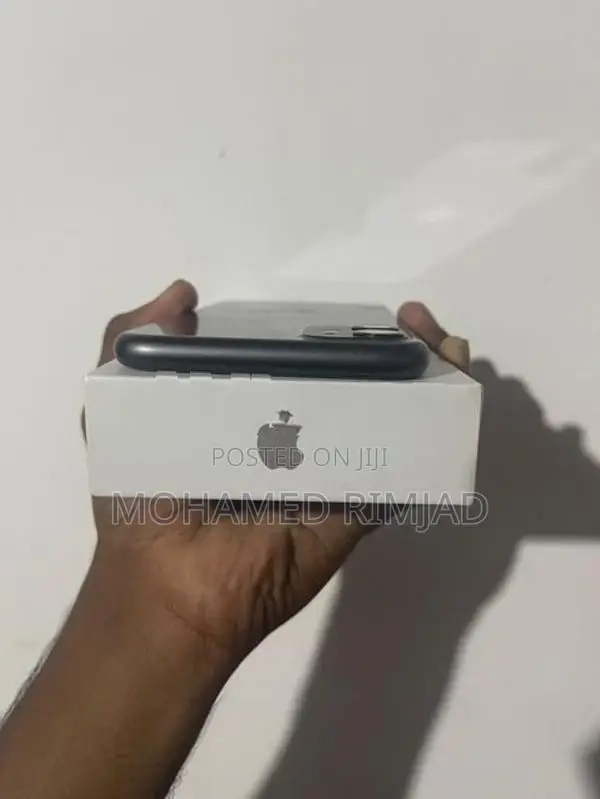 Apple iPhone 11 128GB (Used)