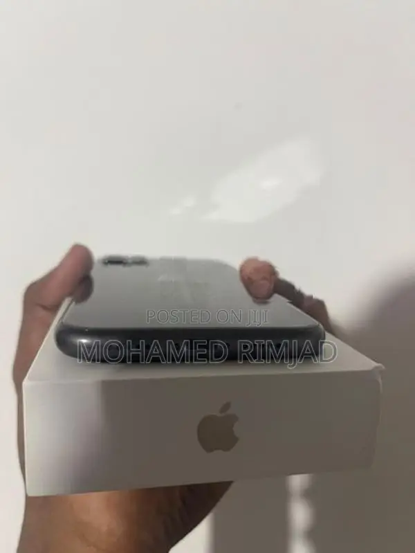 Apple iPhone 11 128GB (Used)