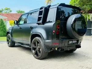 Land Rover Defender Dynamic Fully loaded 2023
