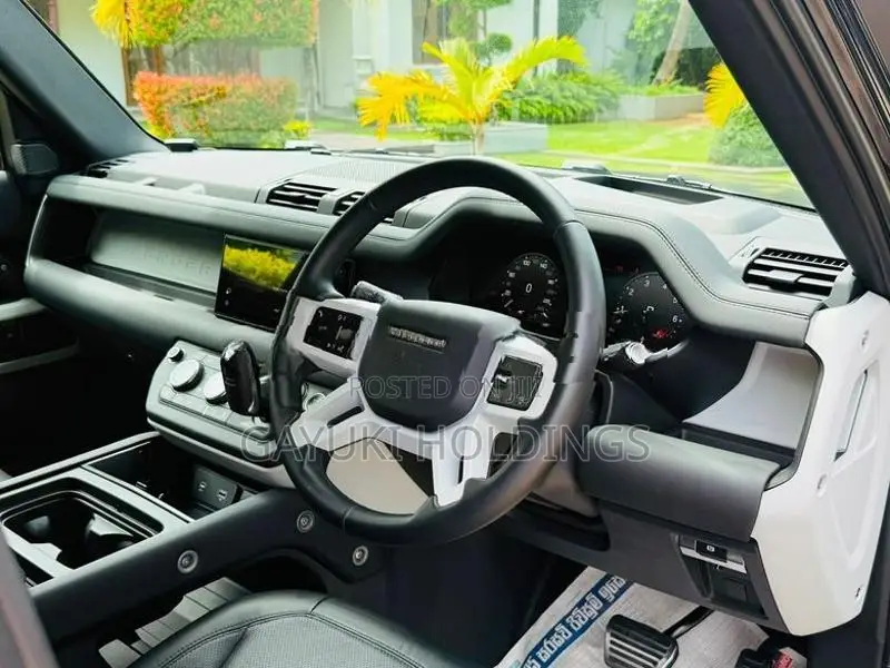 Land Rover Defender Dynamic Fully loaded 2023