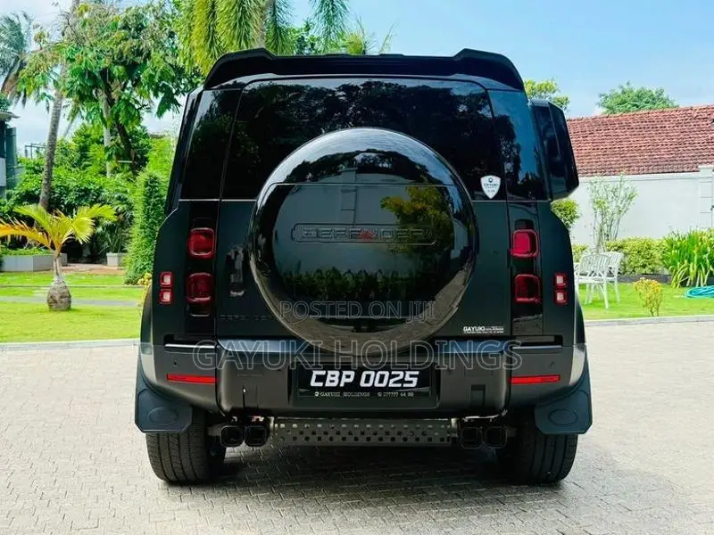 Land Rover Defender Dynamic Fully loaded 2023