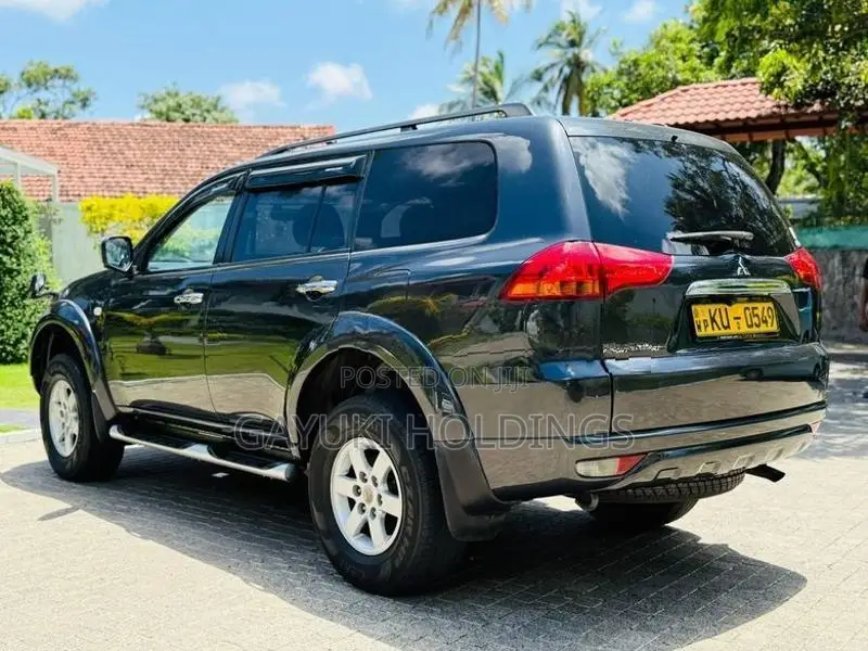 Mitsubishi Montero Sport Highest 2012
