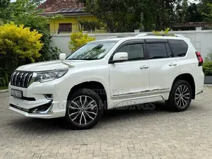 Toyota Land Cruiser Prado Fully Load Modelist 2017