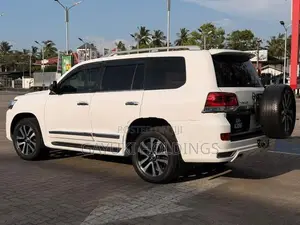Toyota Land Cruiser Sahara 2010