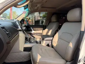 Toyota Land Cruiser Sahara 2010