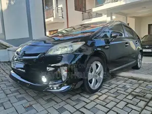 Toyota Prius S Touring 2014