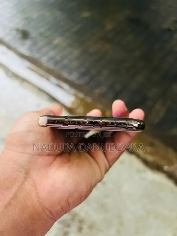 Apple iPhone XS 256GB (Used)