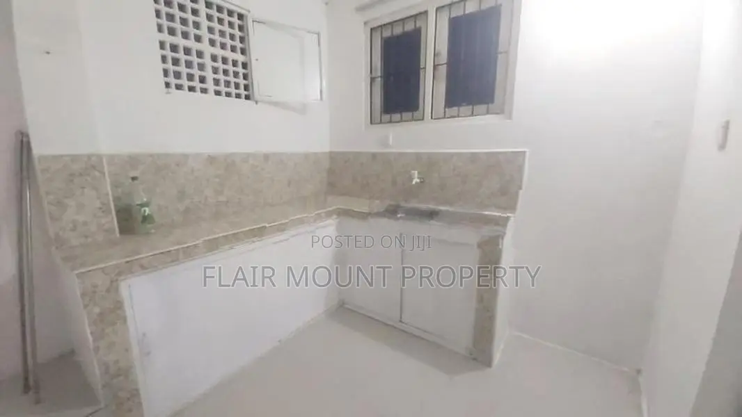 3bd 1bth Ground Floor House for Rent in Rathmalana