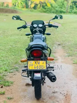 Bajaj Platina 100 2012