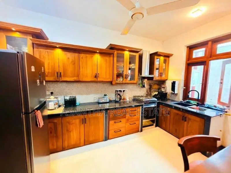 (AFA620) 03 Story Luxury house With 08 P sale At Lake Road Pelawatha