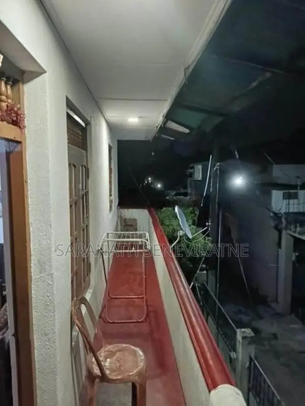 2 Storied House for Quick Sale - Boralesgamuwa Can Be Used as units