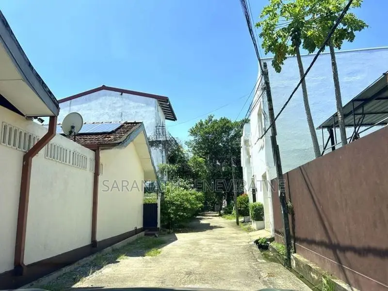 Land in Boralesgamuwa High Residential Walking Distance to Jogging Pat