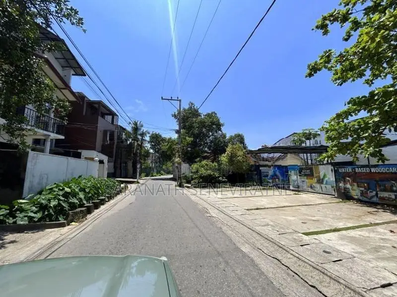 Land in Boralesgamuwa High Residential Walking Distance to Jogging Pat