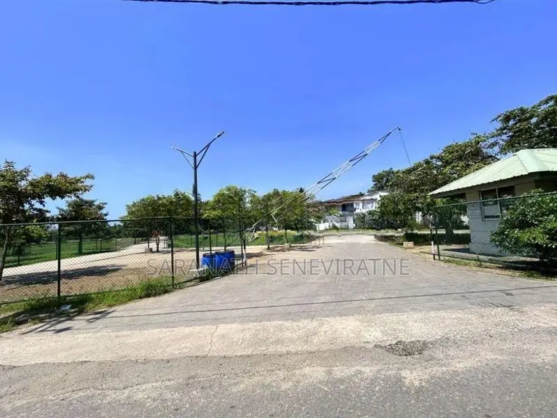 Land in Boralesgamuwa High Residential Walking Distance to Jogging Pat