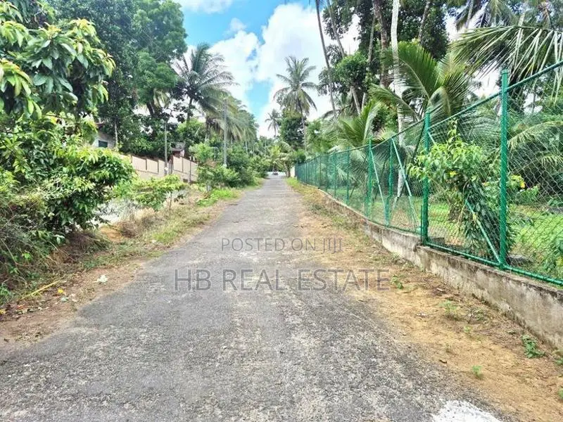 8 Perches Residential Bare Land for Sale in Kottawa