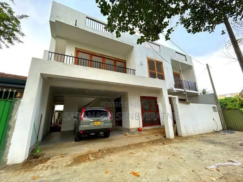 Brand-New House URGENT Sale in Boralesgamuwa Town Less Than Market Val