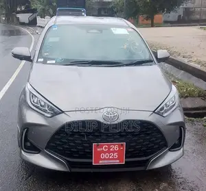 Toyota Yaris G LED Fog Alloy BSM 2024