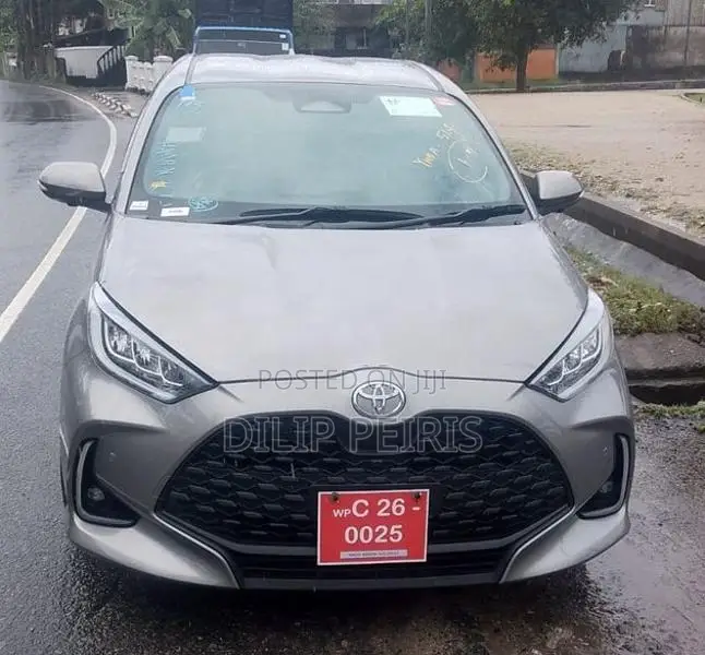 Toyota Yaris G LED Fog Alloy BSM 2024
