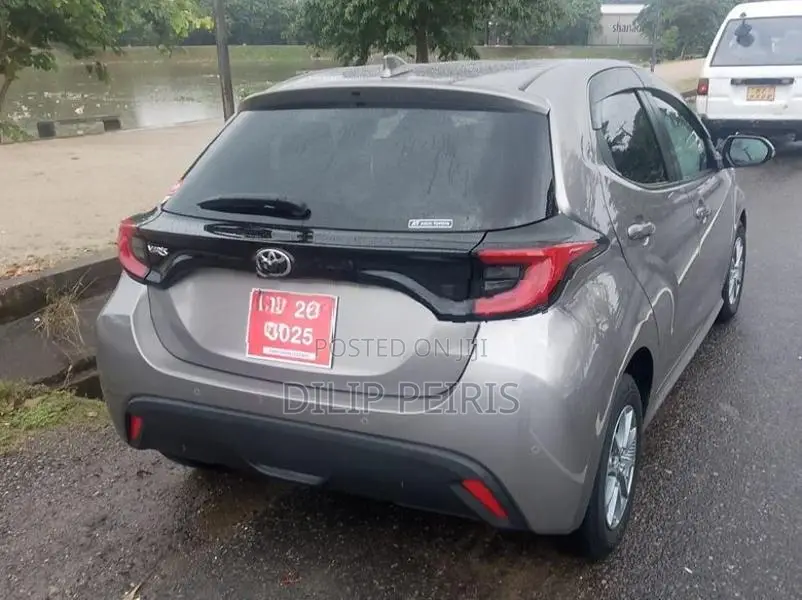 Toyota Yaris G LED Fog Alloy BSM 2024