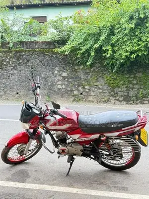 Bajaj CT100 2009