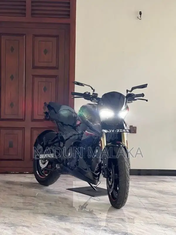 Bajaj Pulsar N160 2025
