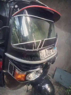 Bajaj RE 2013