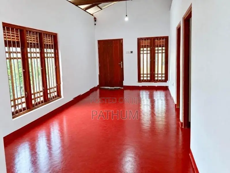අංගසම්පූර්ණ නිවසක් විකිණීමට - පයාගල