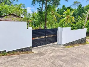 අංගසම්පූර්ණ නිවසක් විකිණීමට - පයාගල