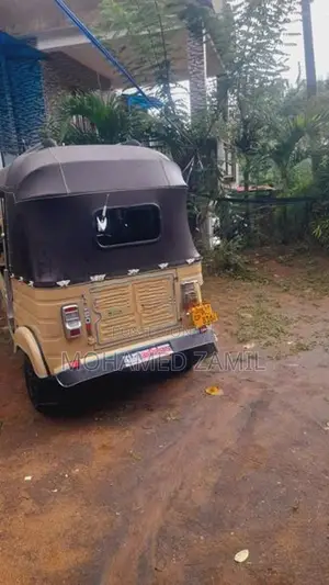 Bajaj RE 2stork Three Wheel 2003