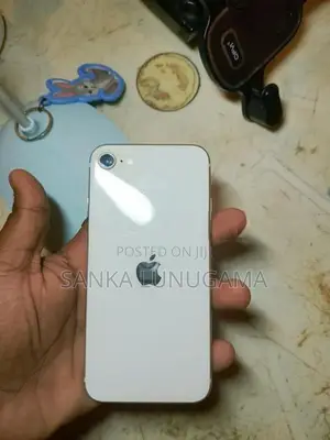 Apple iPhone SE 2 2nd Edition (Used)